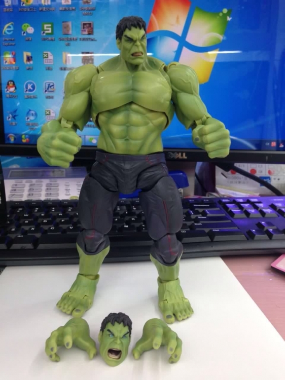 The avengers Hulk Figure  20cm box packing