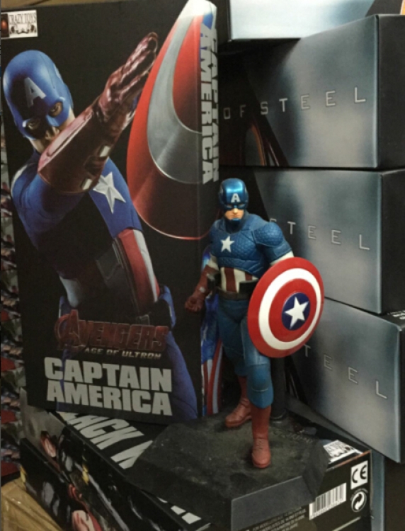 The avengers Captain of America Pedestal Figure  23cm Boxed