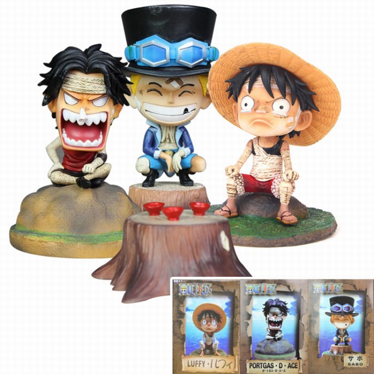 One Piece a set of 3 Boxed Figure Decoration