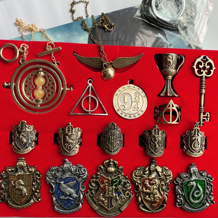 Harry Potter Metal box necklace a set of 17